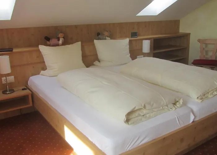 Alojamento de Acomodação e Pequeno-almoço Weinhaus Paradies