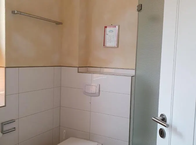 住宿加早餐酒店 Weinhaus Paradies Neustadt an der Weinstraße