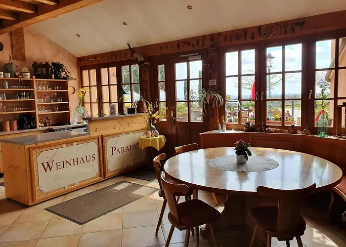 Alojamento de Acomodação e Pequeno-almoço Weinhaus Paradies